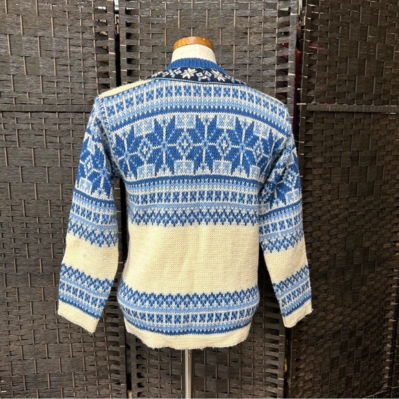 Nordstrikk Norwegian Penny Hill Virgin Wool clasp cardigan medium fair isle - Picture 8 of 9